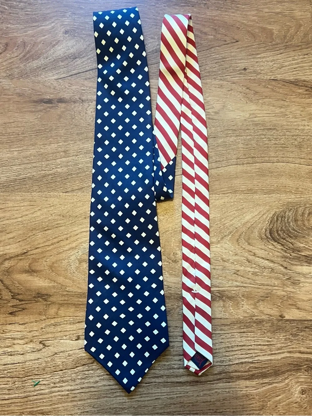 Tommy Hilfiger Men's Navy & Red Patterned Silk Tie Set USA American Flag